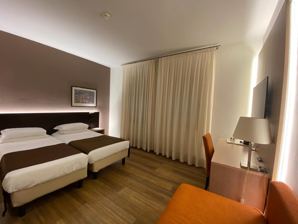 Hotel Carlton Ferrara Exterior foto